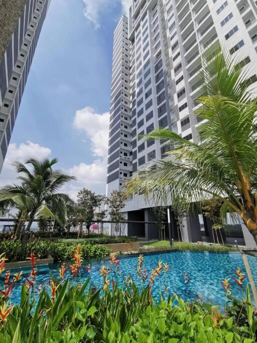 4 Traders Garden 1 Bedroom Pool View Netflix Wifi Cheras Exteriér fotografie